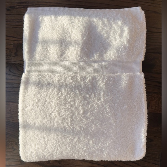 Matouk Other - Matouk bath sheets. Used, in good condition. 5 feet long. Set of 4.